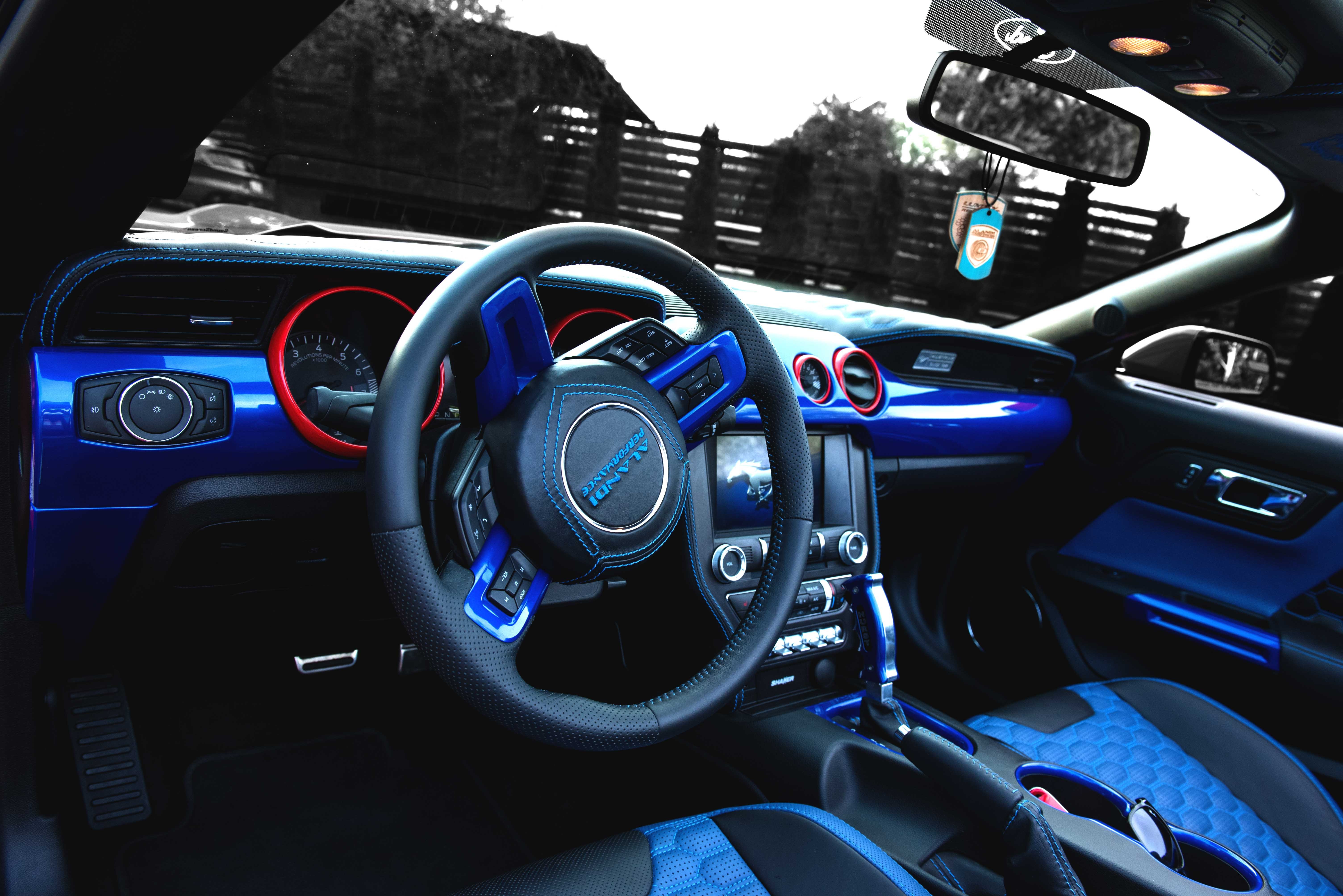 Ford Mustang Cabrio Blue Sky Interior